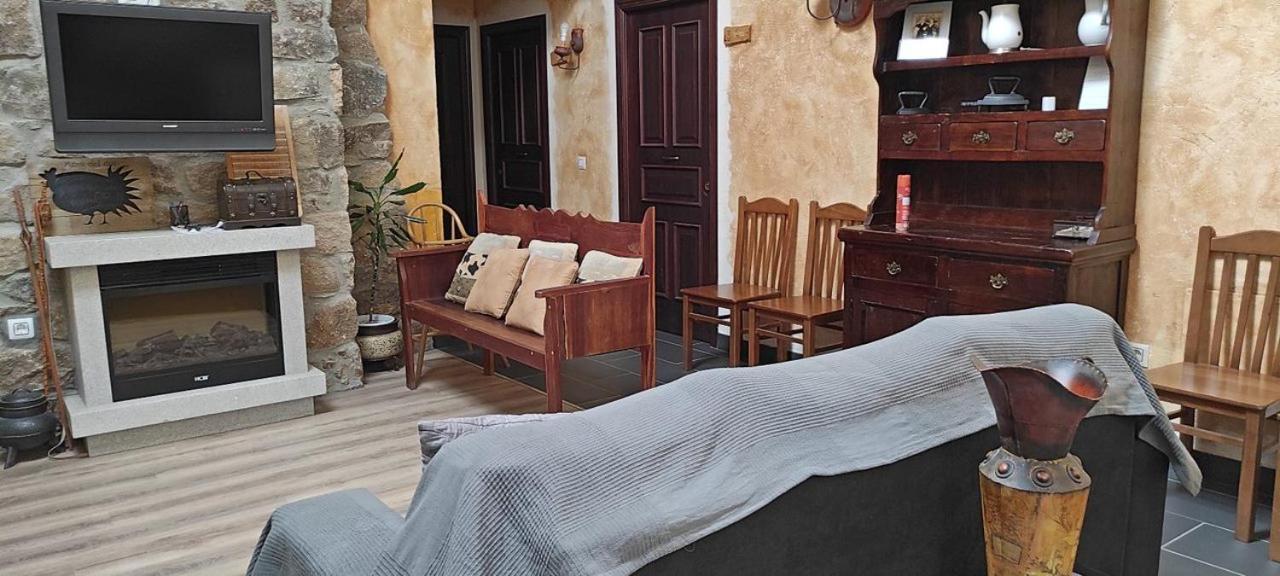 Hospederia El Pico Del Fraile Guest House Cobreros Bagian luar foto